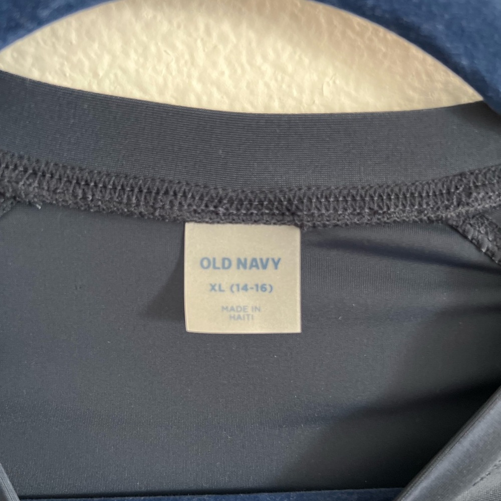 Old Navy big boys 14/16 (XL) blue rash guard. - Picture 5 of 7